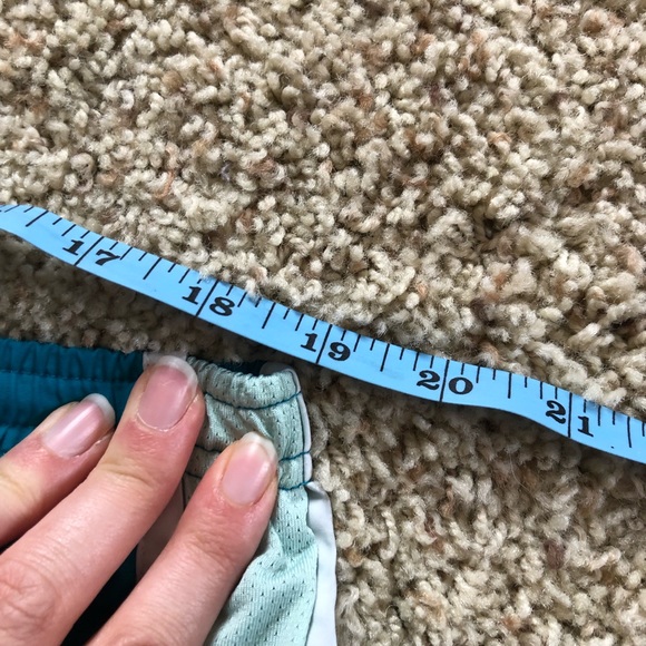 Nike Dri-Fit Women's Athletic Shorts Size M - Picture 10 of 10